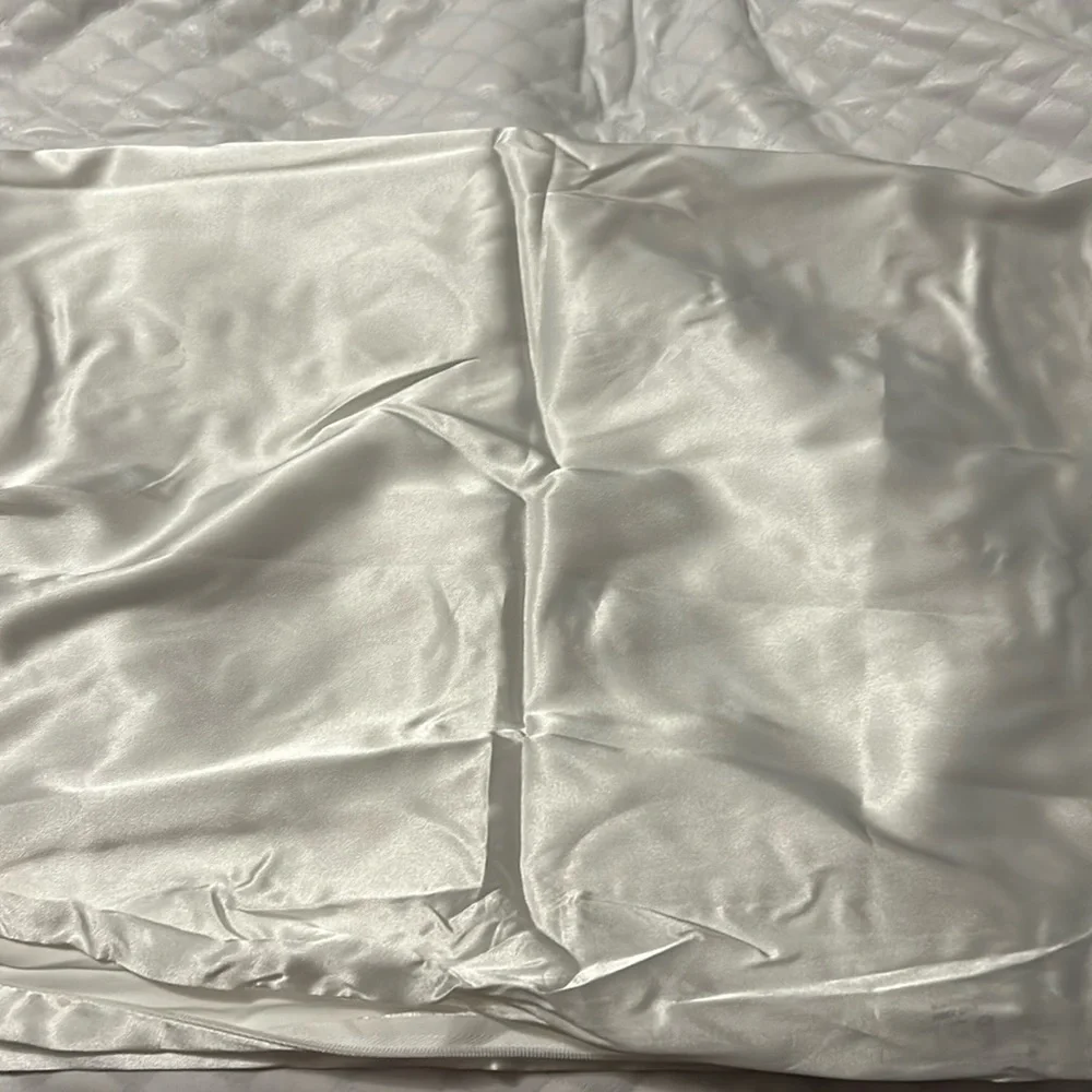 New white silk pillowcase Luxury brand, no packaging